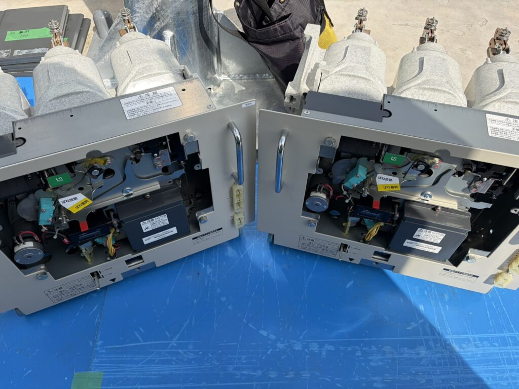 三菱電機 VCB 真空遮断器の点検
注油 清掃 点検 絶縁抵抗測定を実施
